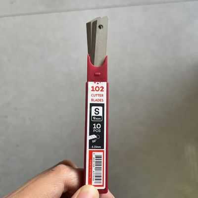 86 মিমি দৈর্ঘ্য SK2 উচ্চ কার্বন ইস্পাত স্ন্যাপ-অফ ব্লেড পরিষ্কার এবং সঠিক কাটা জন্য 12 সেগমেন্ট সঙ্গে